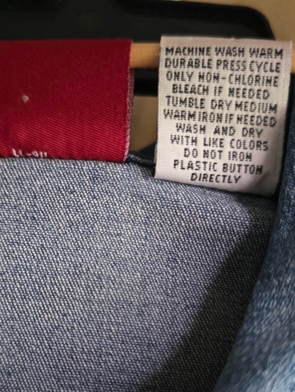 Levi's Blue Denim Button-Down Shirt - Picture 14 of 15